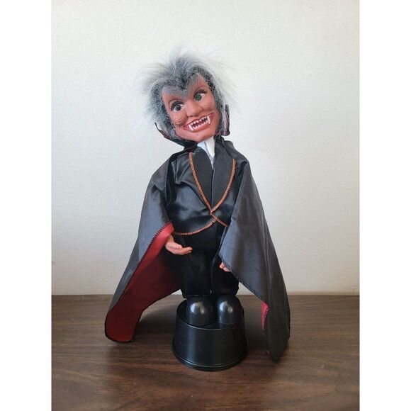 Funny toys 1988 AS IS Halloween vampire Dracula animated prop scary - Picture 3 of 7